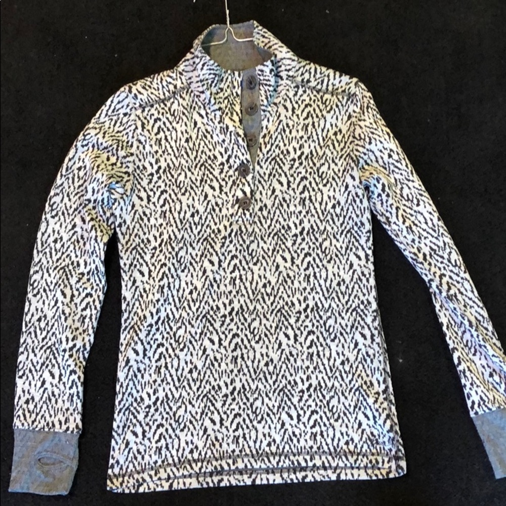 Kavu button turtleneck sweater